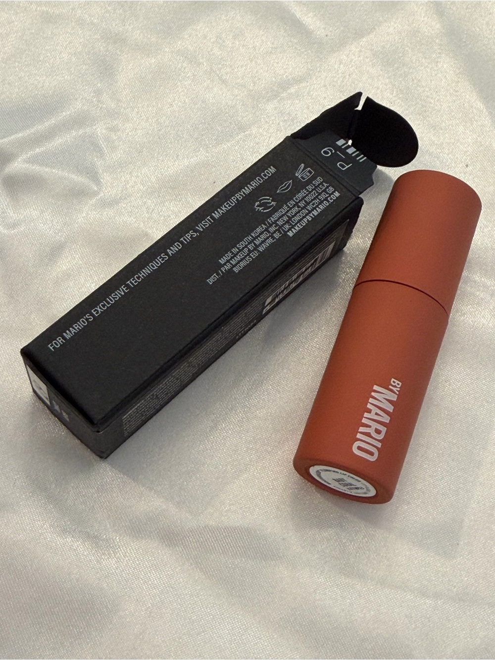 Makeup by Mario Moistureglow Plumping Lip Serum BABY CORAL 0.11 Oz New - Picture 4 of 6
